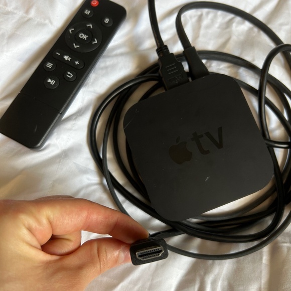 Apple TV Gen 3, HDMI, and Remote - Picture 2 of 4